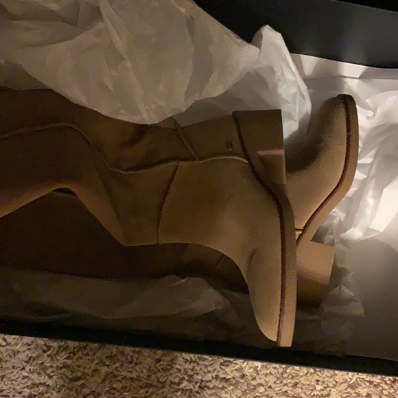 Coach brand new tan boots - Picture 4 of 4